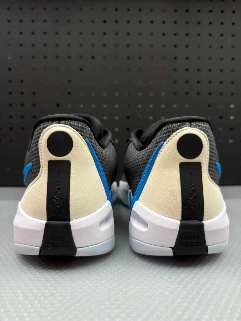 Nike Sabrina 1